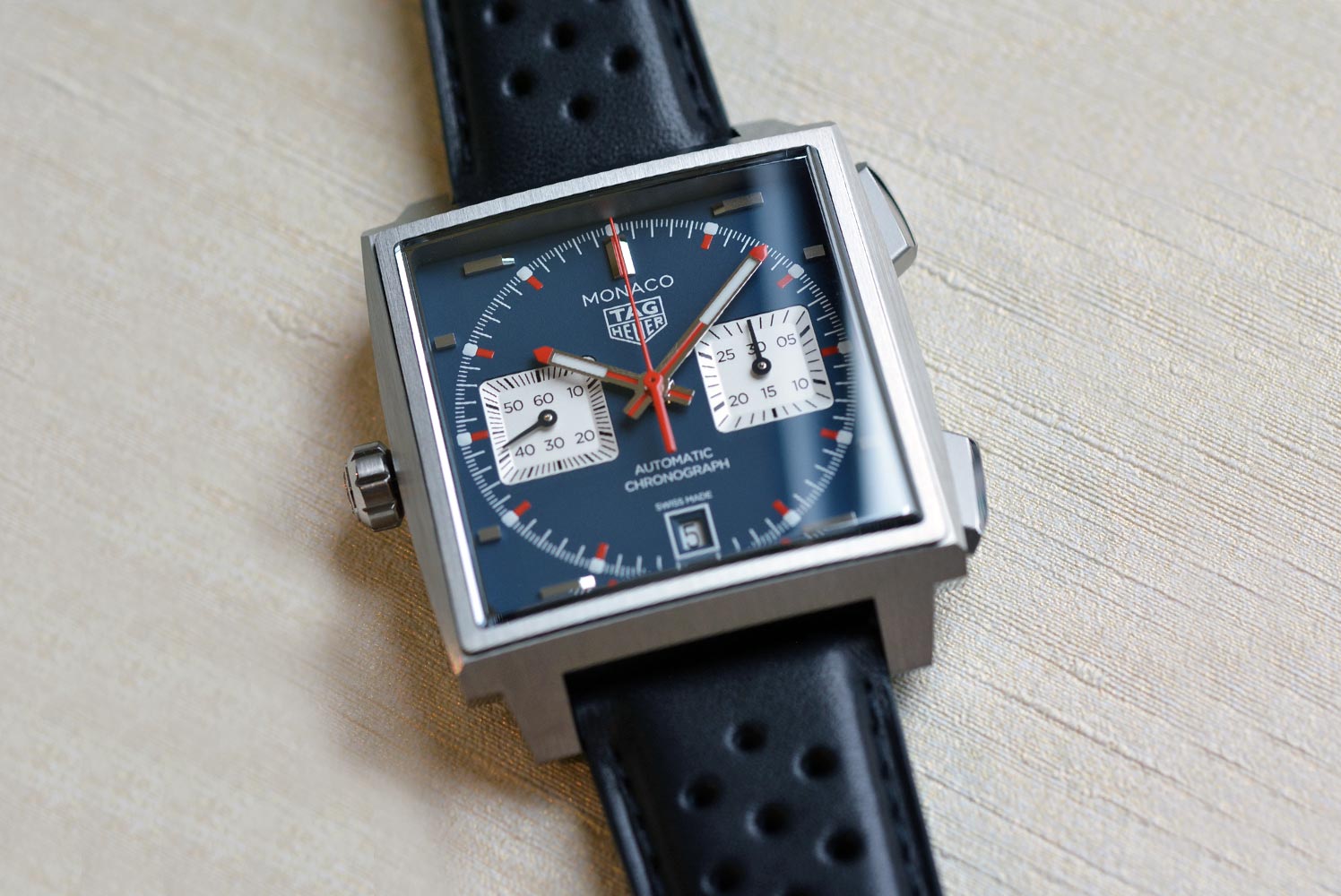 TAG Heuer】不朽の名作に改革。『モナコ・クロノグラフ』 | プリベ石川
